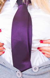 Se la pongo toda a esta colegialita rubia muy puta!