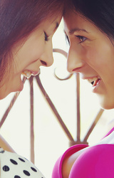 Dos hermosas lesbianas chupandose todo, imperdible!