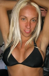 Rubia amateur caliente