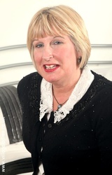 Anyuka nagy mellekkel